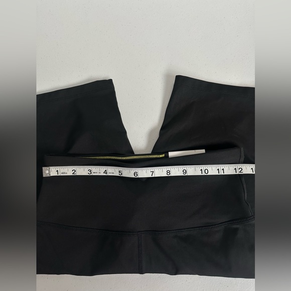 NWT. CALVIN KLEIN PERFORMANCE Shorts Size Small - Picture 6 of 11